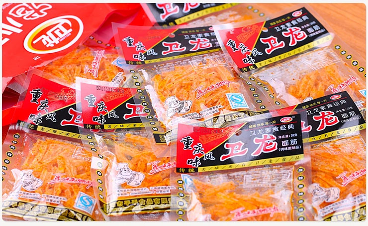 在GMP潔凈車(chē)間里生產(chǎn)的辣條